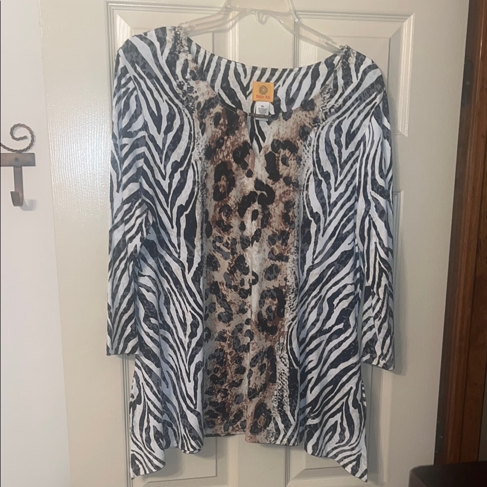 Ruby Rd. Black and White Asymmetrical Tunic